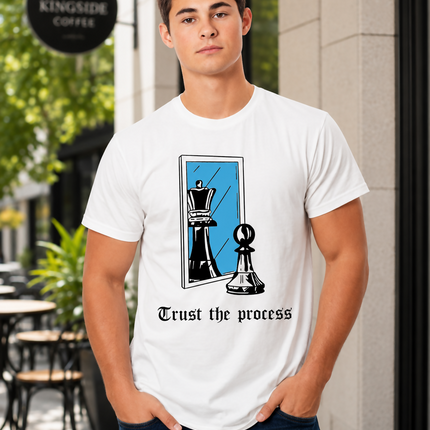 Playera Estampada de Hombre Ajedrez Trust The Process Beloma