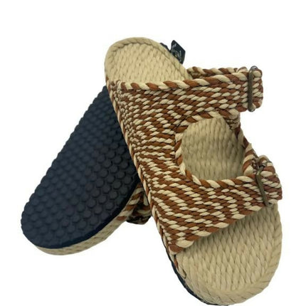 Sandalia modelo Mosses de Nomadic hecha con cuerdas suaves y con suela